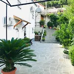 Grandpa's Oda ve Kahvaltı
