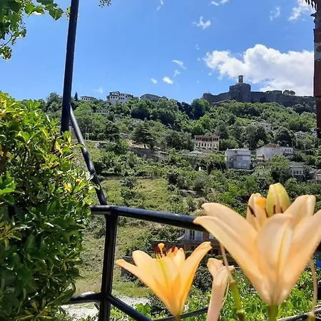 فندق مبيت وإفطار Grandpa's Gjirokastër