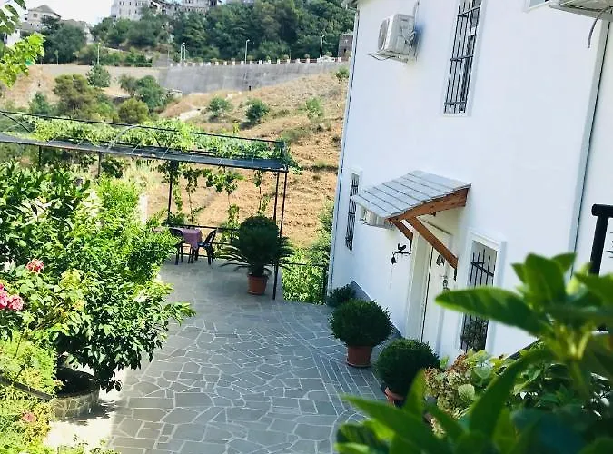 Grandpa's 3* Gjirokaster