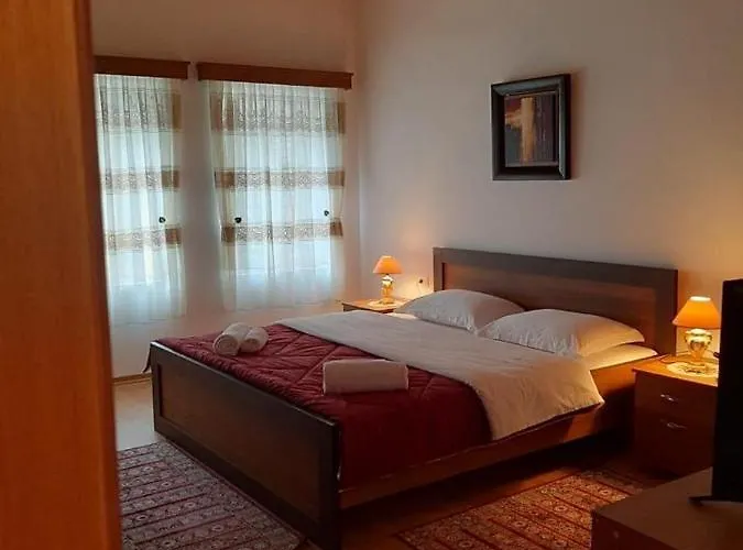 Bed & Breakfast Grandpa's Gjirokaster